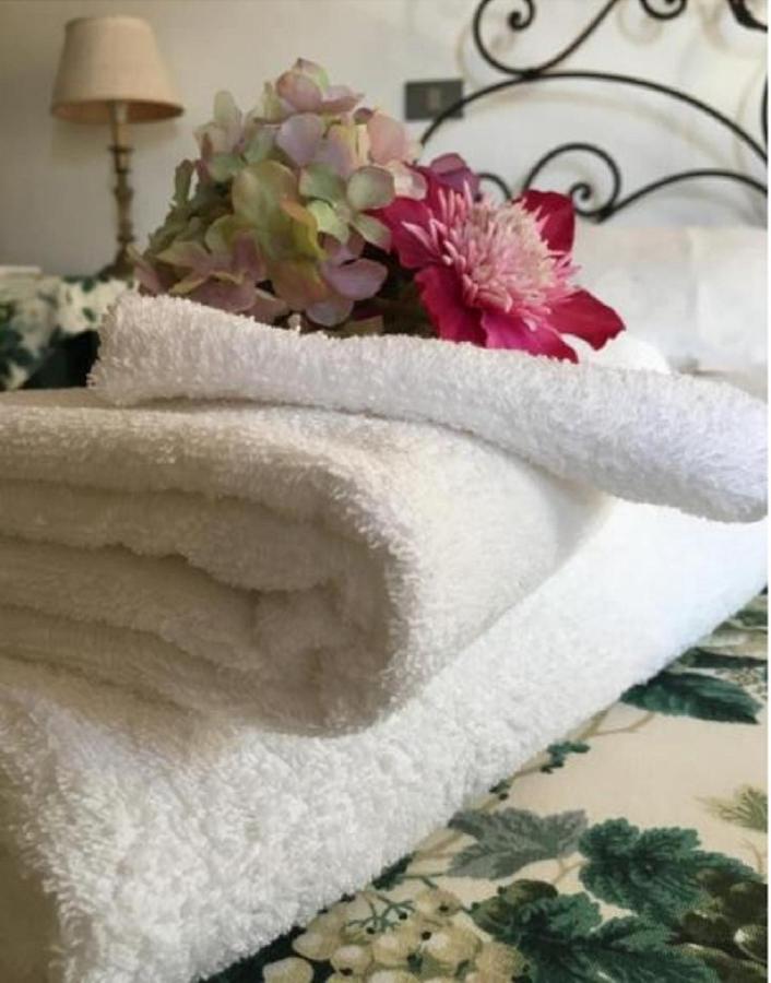 Il Casaletto Bed & Breakfast โอซิโม ภายนอก รูปภาพ